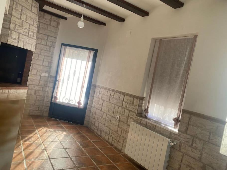 Agradable Casa Con Chimenea Interior Y Barbacoa. Villa Graja de Iniesta Exterior photo