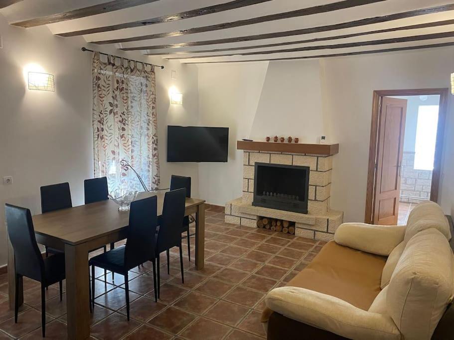 Agradable Casa Con Chimenea Interior Y Barbacoa. Villa Graja de Iniesta Exterior photo