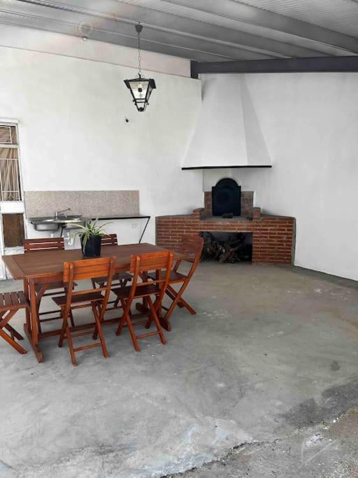 Agradable Casa Con Chimenea Interior Y Barbacoa. Villa Graja de Iniesta Exterior photo